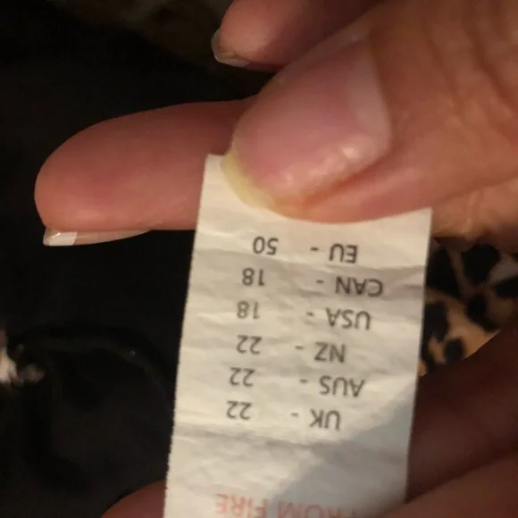 Boohoo leopard swimsuit or bodysuit - Picture 8 of 8